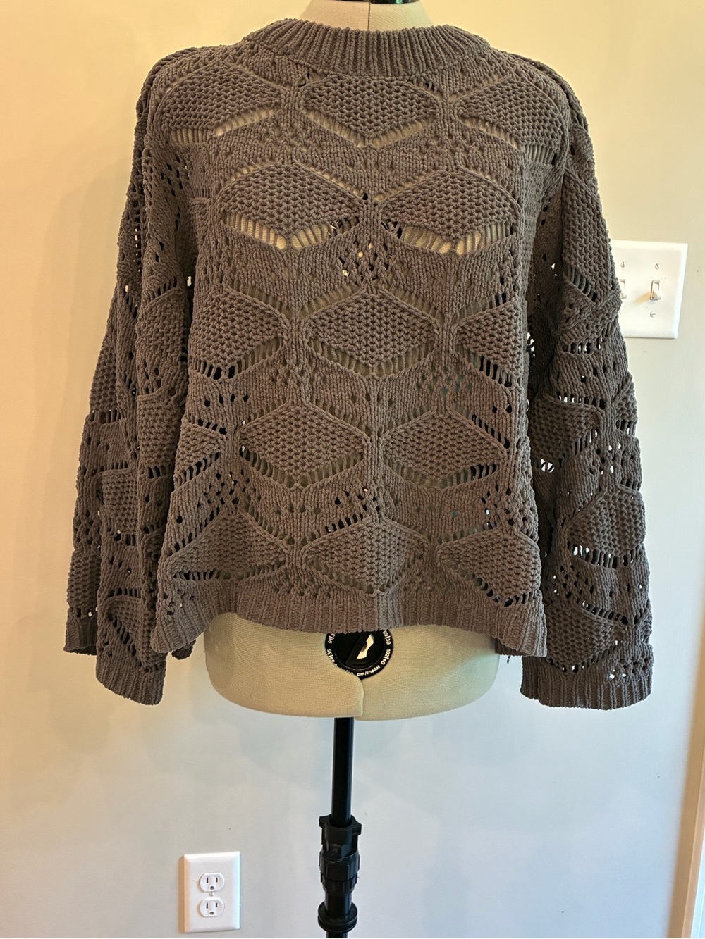 Boho Gigio Open-Knit Crewneck Sweater in Grey 0099